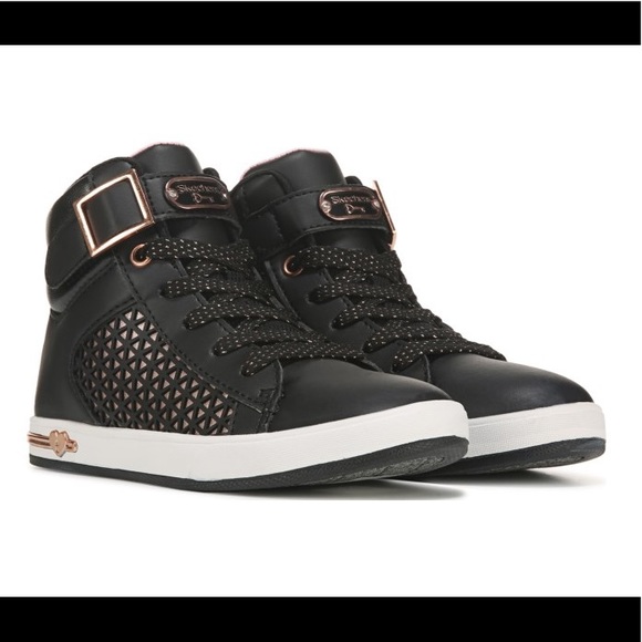 black high top skechers